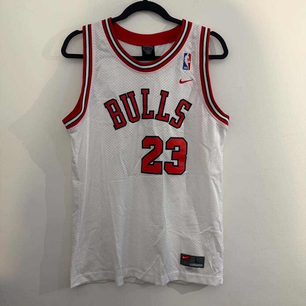 Vintage Nike Chicago Bulls Michael Jordan #23 Jersey White Size L